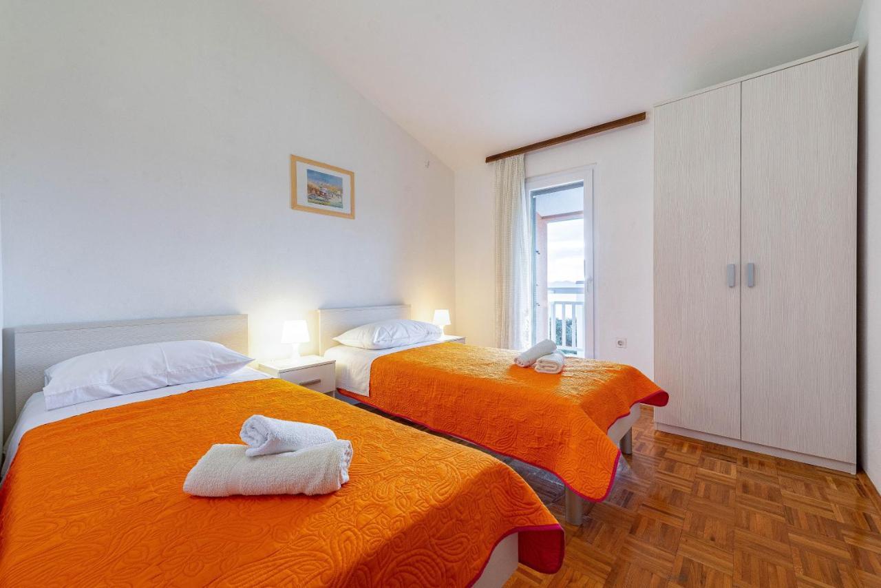 Family Friendly Seaside Apartments Kozino, Zadar - 5749 เพทรอซาเน ภายนอก รูปภาพ