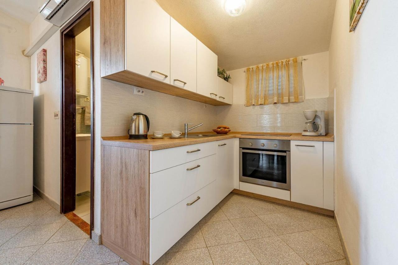 Family Friendly Seaside Apartments Kozino, Zadar - 5749 เพทรอซาเน ภายนอก รูปภาพ
