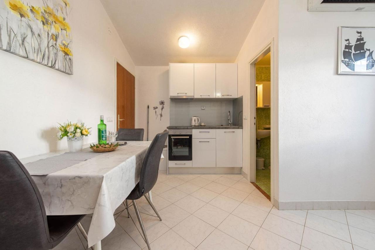 Family Friendly Seaside Apartments Kozino, Zadar - 5749 เพทรอซาเน ภายนอก รูปภาพ